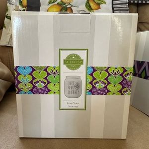 New in box Scentsy warmers